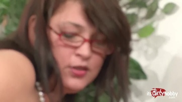 A szomszéd nő is beszáll a szexbe Thumb