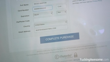 Fullos Nicole Aniston kemény baszása Thumb