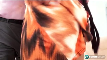 Chloe Lamoure a bögyös szexi anyuka Thumb