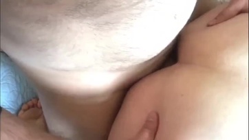 Fiatal feleséget a férj haverja dugja Thumb