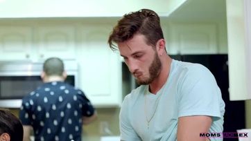 Anyuval szopom le a pasimat Thumb