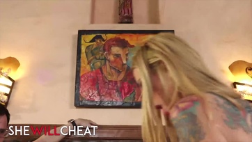 Tetkós MILF a mostohafiával kefél a férje előtt Thumb