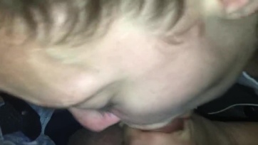 Fiatal prosti szopása a kocsiban Thumb