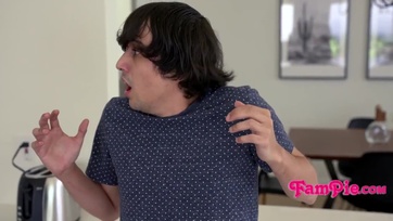 Dugd meg a hamvas nunámat , erre való egy vérbeli mostoha nővér ! Thumb