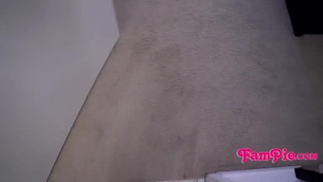 Szőkehajú mostoha nővér beoson a szobámba és lecummantja a brokim Thumb