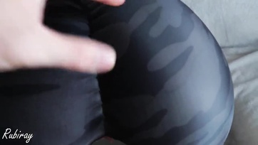 Szétszakadt jóganadrágban keféltem meg a mostoha nővérkém vagináját és ráspricceltem Thumb