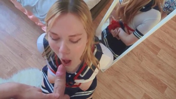 Amatőr tini punci életében először összekötve és széttett lábakkal seggbe baszva Thumb