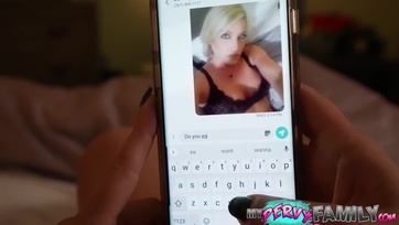 Nimfomán nevelő anyuka összefeküdt a kölykével miután lebukott hogy a spanjával szex sms-ezik Thumb