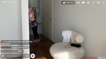 A mázlista pizzafutár pasi a szétszakított nacijában liveban dugta meg a szexis szőkehajú tini csajszit Thumb