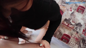 Bemártotta a pöcsét a mostoha húgicája puncusába majd jól megkuffantotta és telelőtte Thumb