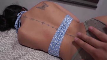 Így találtam rá a nagy popsis mostoha lányomra így hát belógattam neki a bazinagy lomposomat Thumb