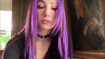 A tetkós rocker fiatal lány fröcsköl a muffocskájával mialatt táncikál a mostoha bátyusa megduzzadt pöcsén Thumb