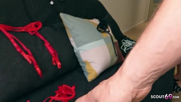 A nyilvánosan felszedett latinamerikai leány profin megszökdelte a zömök brokit a szex castingen Thumb