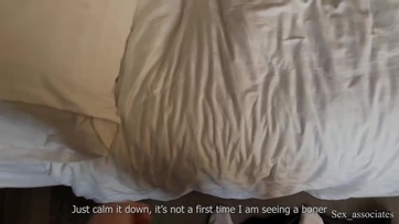 Gyorsan bekeményedett a péniszem a csábos nevelőanyámat vizslatva majd rábeszéltem egy hosszadalmas flexelésre Thumb