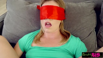 Abszolúte bevadult a vadóc mostohahúgicám egyszóval kénytelen voltam bedugni a lyukacskájába Thumb