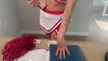 Megírtam a húzott szemű cicababa háziját cserébe pedig leszopizta a farkamat Thumb