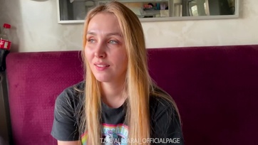 Találkoztam egy csábos milf hölgyecskével a vasparipán akit egyből a cerkámra is húztam Thumb