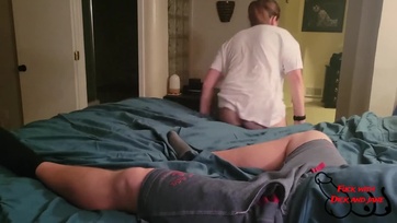 Ráadta a gumit a tejfelesszájú mostohafivére faszára és rászedte hogy helyezze be Thumb