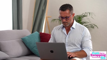 Vidáman megosztotta a mostoha örege stonyóját a cukimuki barátosnőjével a magyar születésű gyönyörűség Thumb