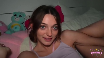 Az este betért a nevelőapum a hálómba hogy figyelmesen megfarkalja a passzentos popsikámat Thumb