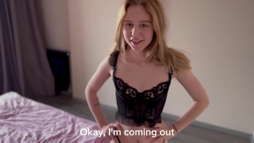 Megugrándozta a pöcsömet a mostohahúgicám miután segítettem neki fehérneműt választani a találkozójára Thumb